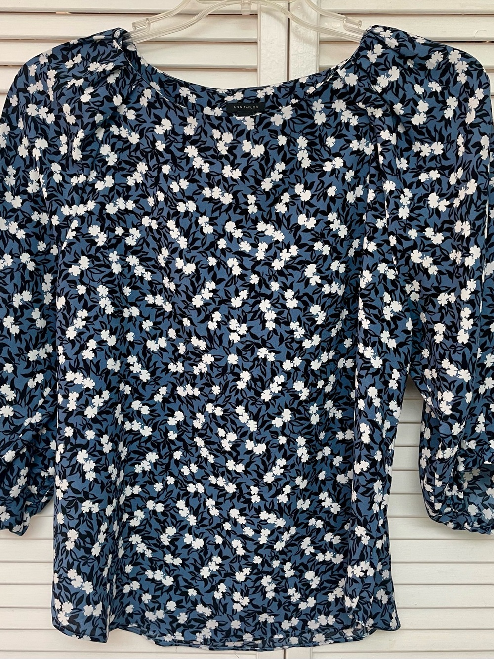 Ann Taylor Navy Blue Floral Puff Sleeve Top